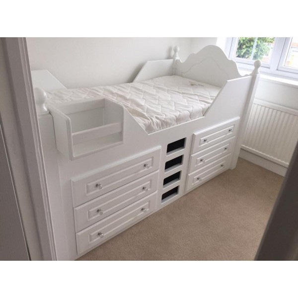 Cabin Bed With Posts & Crystal Knobs 6 Drawers